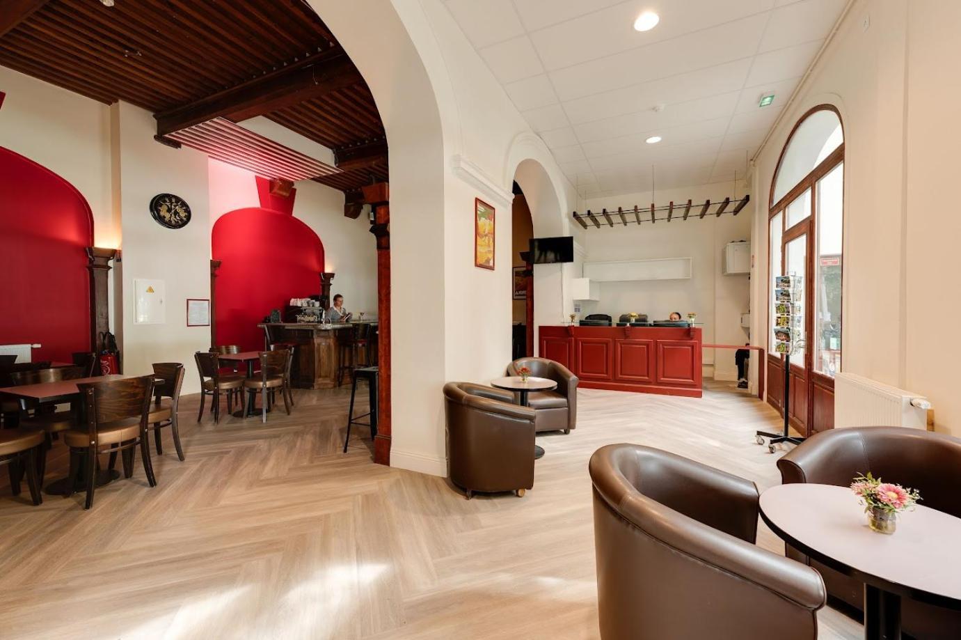 Le Pavillon Des Fleurs Hotel เมนตง-ซองต์-แบร์นา ภายนอก รูปภาพ